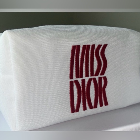 FOR @tangerinelush
MISS DIOR MAKEUP POUCH BNIB! - Picture 1 of 3